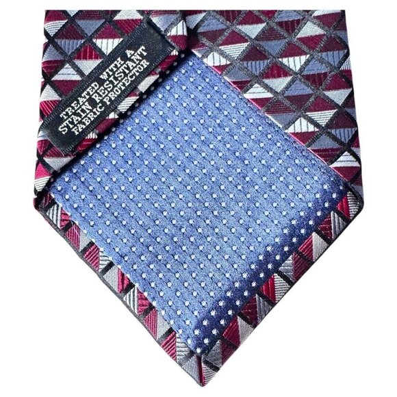 Dockers Mens Neck Tie Burgundy Red grey Geometric Print Woven 100% Silk 4” - Picture 3 of 3